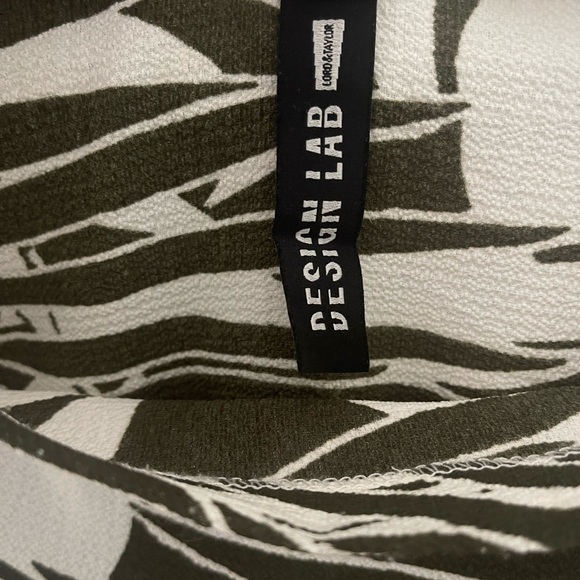 Off the shoulder tropical blouse - Picture 3 of 6